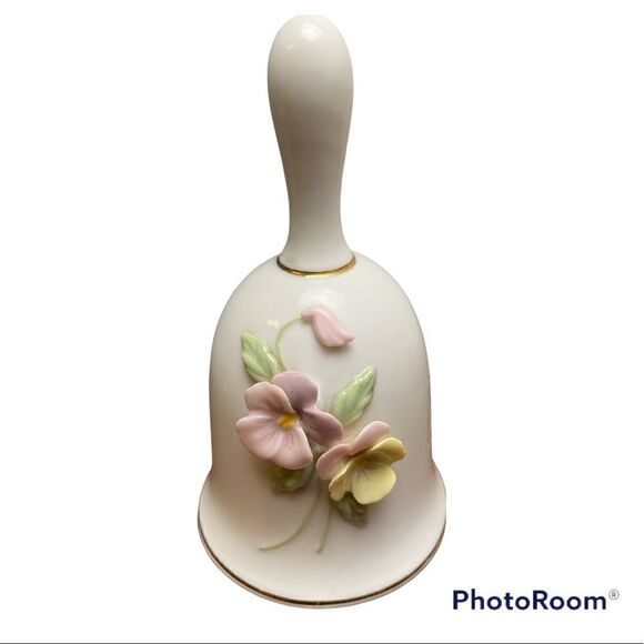 Vintage Otagiri Japan White Flower Bell - Picture 1 of 4